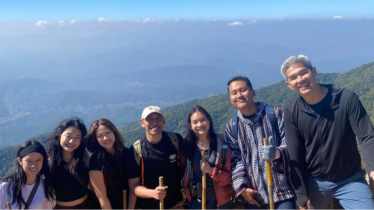 lequipe-de-leden-strategy-institute-sur-les-pentes-du-doi-inthanon-en-thailande-