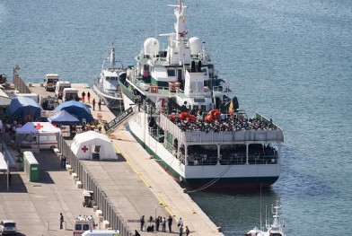 Cagliari_Italy_06_10_2016_the_ship_Rio_Segura_arrives_at_the_port_of_Cagliari_with_1250_migrants_recovered_from_the_Mediterranean_Sea
