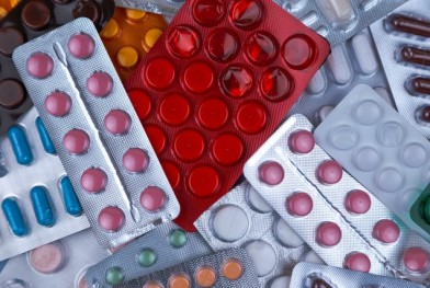 Pile_d_emballages_de_médicaments_volodymyr-hryshchenko-unsplash