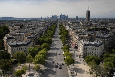 Vue-de-Paris-depuis-la-Place-de-lEtoile-ThinkstockPhotos-849466174