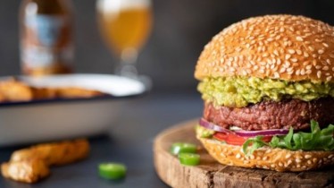 burger-vegan-nouveaux-fermiers-03-lefoodingue-quentin-caillot-1